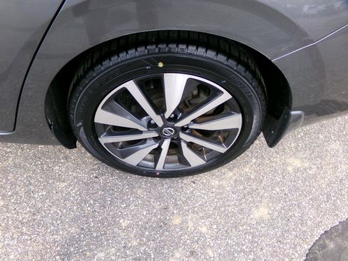 Used 2020 Nissan Sentra SV w/ SV Premium Package image 14