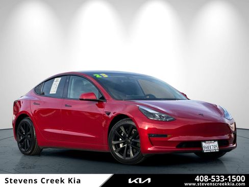 Used 2023 Tesla Model 3 Standard Range image 1