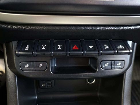 Used 2020 Chevrolet Colorado ZR2 w/ ZR2 Midnight Special Edition AWD/4WD image 28