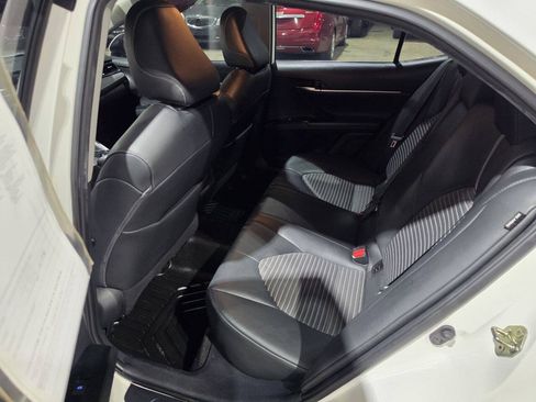 Used 2020 Toyota Camry SE FWD image 27