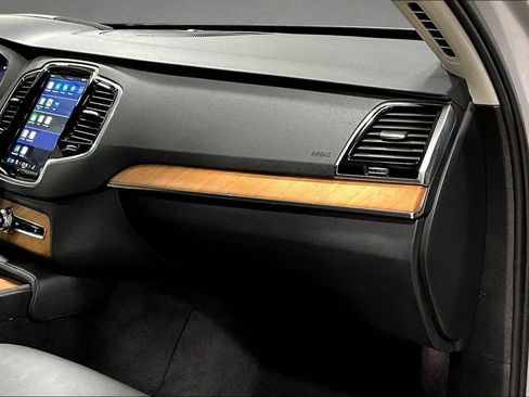 Certified 2023 Volvo XC90 B5 Plus AWD/4WD image 27