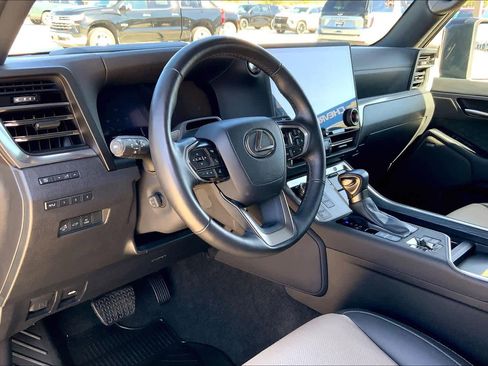 Used 2024 Lexus GX 550 image 18