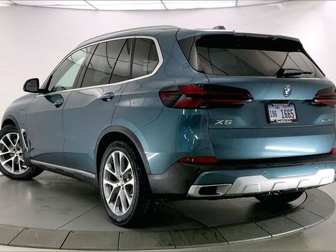New 2026 BMW X5 xDrive50e w/ Climate Comfort Package image 2
