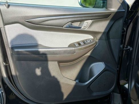 Used 2025 Chevrolet TrailBlazer LS w/ LS Convenience Package image 17