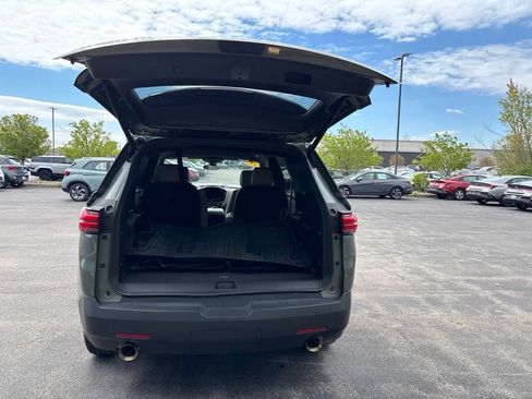 Used 2023 Chevrolet Traverse LT AWD/4WD image 14