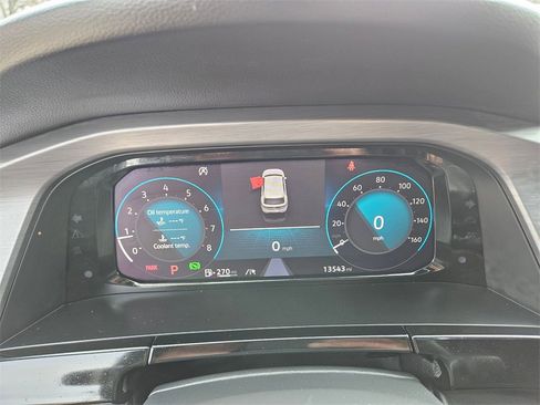 Used 2025 Volkswagen Atlas Cross Sport SE image 19