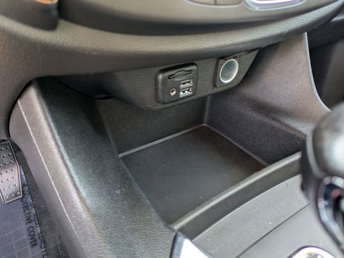 Used 2021 Chevrolet Traverse RS image 23