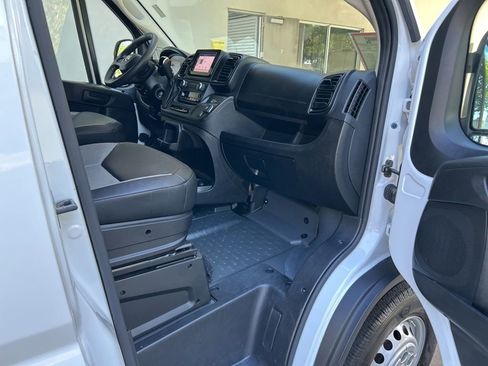 Used 2025 RAM ProMaster 2500 w/ Convenience Group FWD image 23