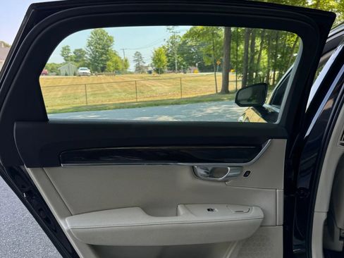 Used 2018 Volvo S90 T5 Momentum w/ Convenience Package image 14