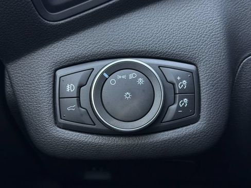 Used 2018 Ford Escape SE FWD image 22