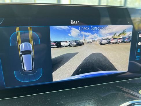 Used 2025 Mercedes-Benz GLB 250 4MATIC image 21