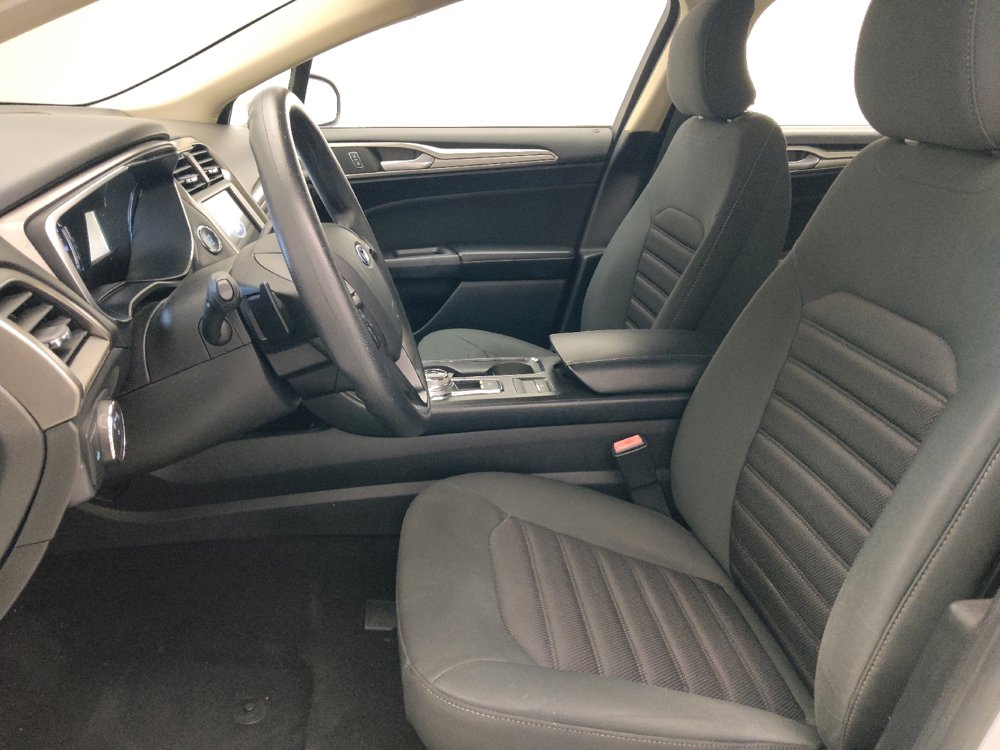 Used 2019 Ford Fusion SE FWD image 17
