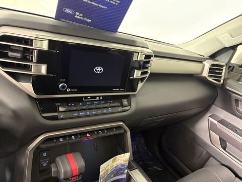 Used 2024 Toyota Sequoia 4WD image 16