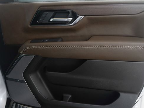 Used 2025 GMC Yukon XL Denali Ultimate w/ LPO, Floor Liner Package image 9