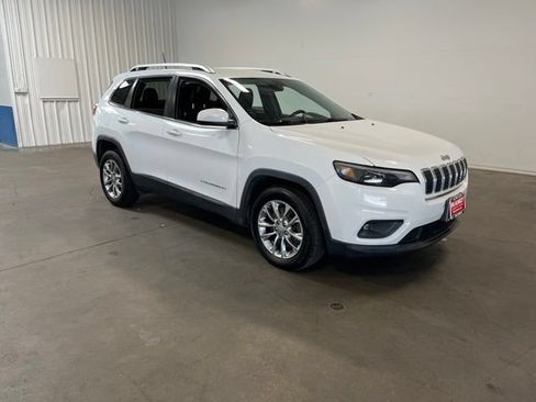 Used 2019 Jeep Cherokee Latitude Plus FWD image 1