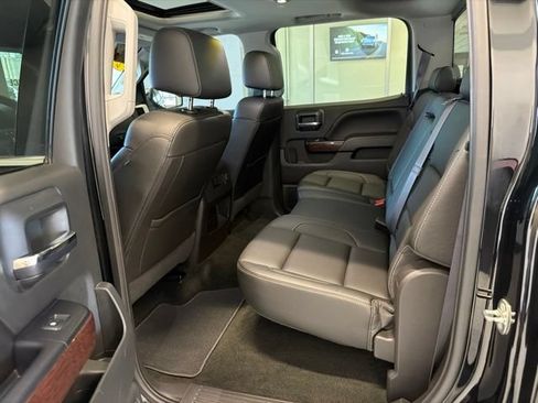 Used 2017 GMC Sierra 1500 SLT AWD/4WD image 18