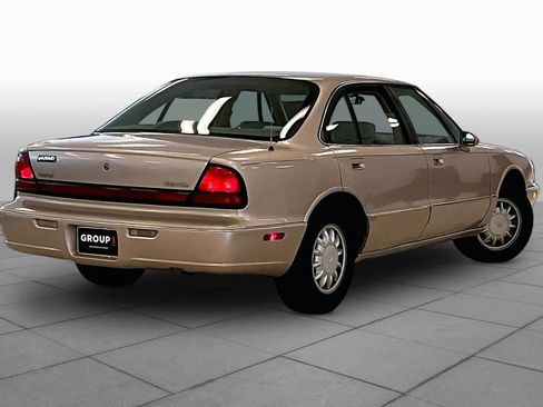 Used 1999 Oldsmobile 88 FWD image 12