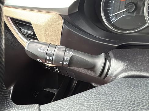 Used 2014 Toyota Corolla LE image 15