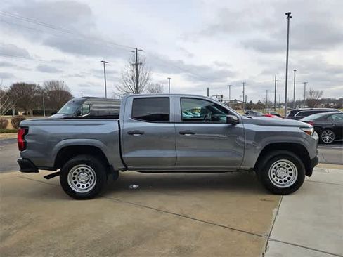 Used 2023 Chevrolet Colorado W/T image 9