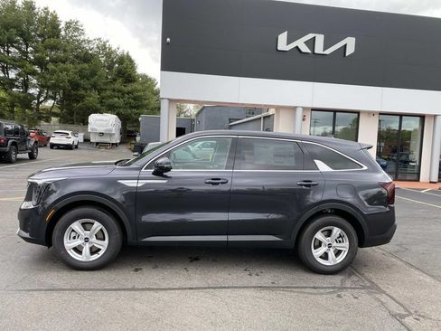 New 2026 Kia Sorento LX FWD image 2