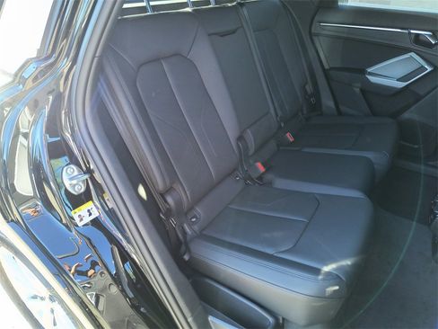 New 2025 Audi Q3 2.0T Premium image 14