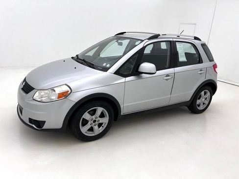Used 2010 Suzuki SX4 Touring AWD/4WD image 5