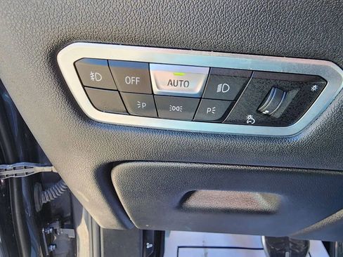 Used 2021 BMW X5 xDrive40i w/ M Sport Package AWD/4WD image 21