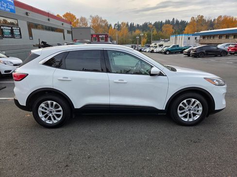 Used 2021 Ford Escape SE image 8