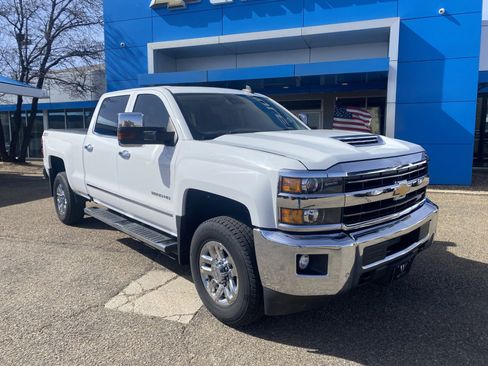 Used 2019 Chevrolet Silverado 2500 LTZ w/ Duramax Plus Package image 2