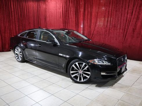 Used 2017 Jaguar XJ R-Sport AWD/4WD image 2