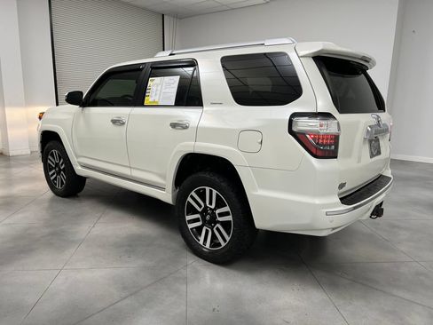 Used 2018 Toyota 4Runner Limited w/ Four Season Floor Mat Package AWD/4WD image 6