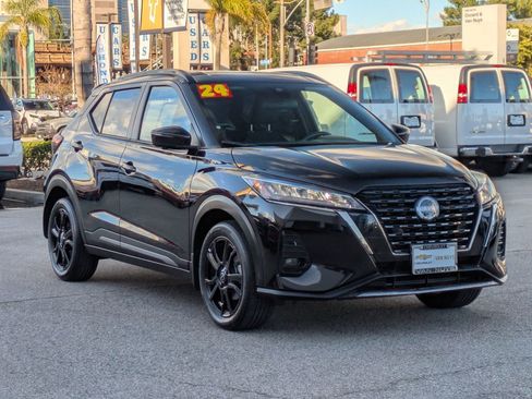 Used 2024 Nissan Kicks SR image 3