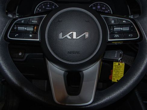 Used 2024 Kia Forte LXS image 11