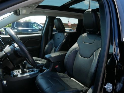 Used 2020 Jeep Cherokee Limited AWD/4WD image 10