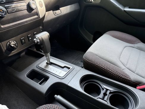 Used 2012 Nissan Frontier PRO-4X AWD/4WD image 22