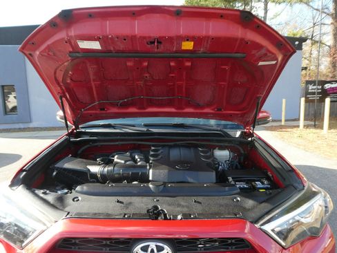 Used 2014 Toyota 4Runner Limited image 37