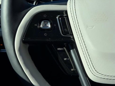 New 2026 Lincoln Aviator AWD image 28