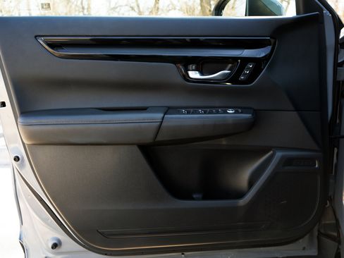 Certified 2025 Honda CR-V EX-L image 37