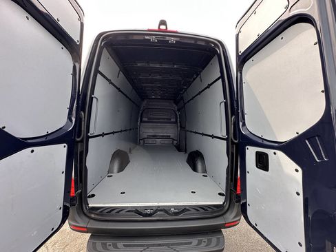 Used 2020 Mercedes-Benz Sprinter 2500 w/ Driver Convenience Package image 11