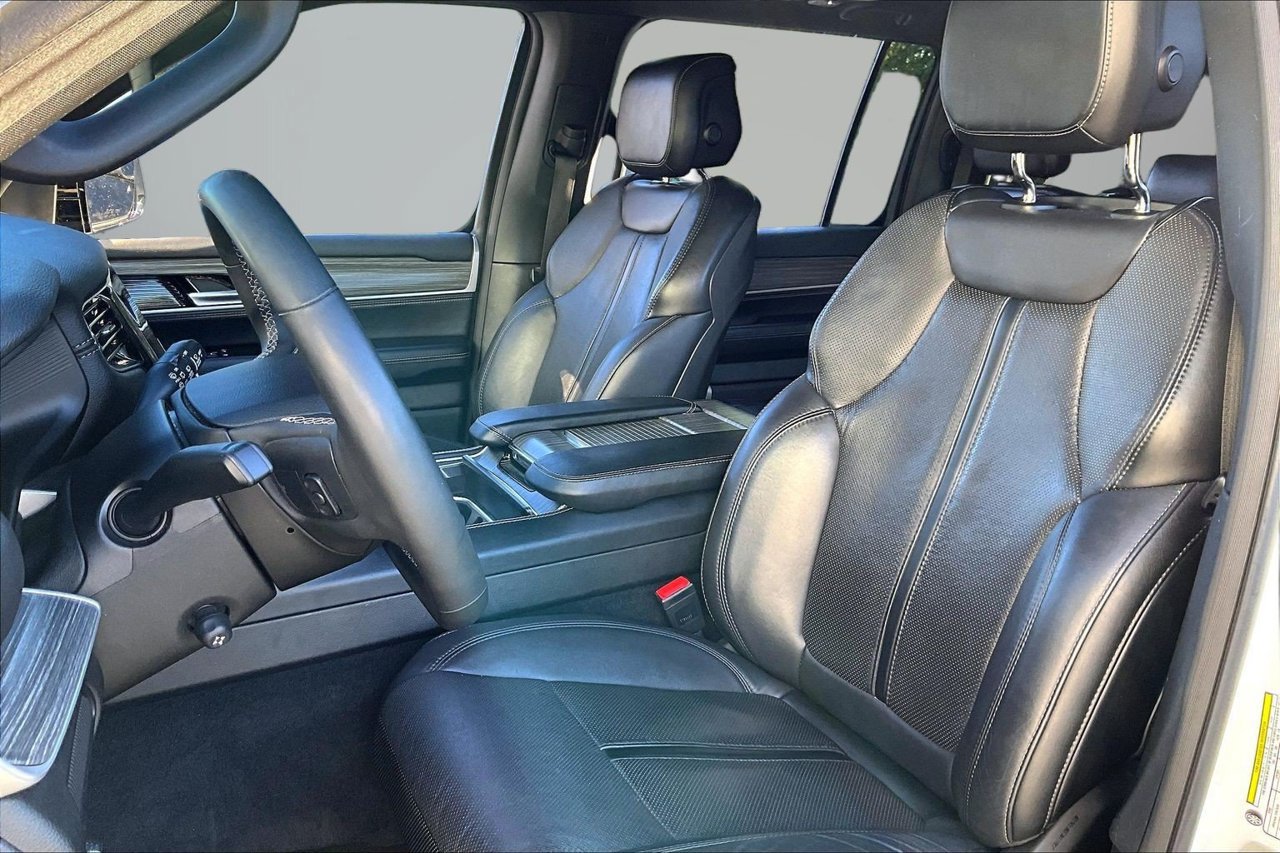 Certified 2024 Jeep Wagoneer L Series II AWD/4WD image 20