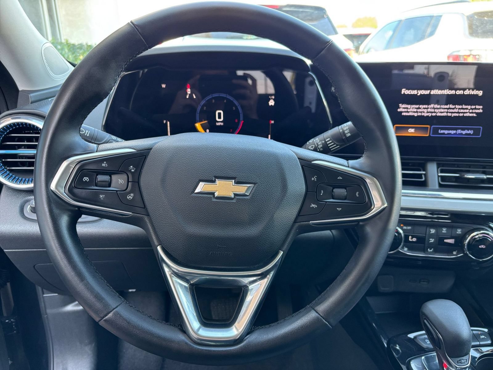 Used 2025 Chevrolet Trax LT w/ LT Convenience Package FWD image 27
