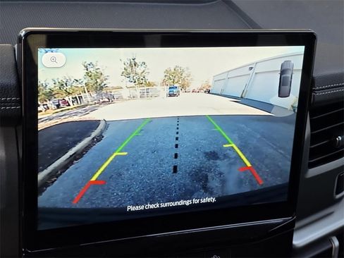 Used 2024 Ford Expedition XLT image 16