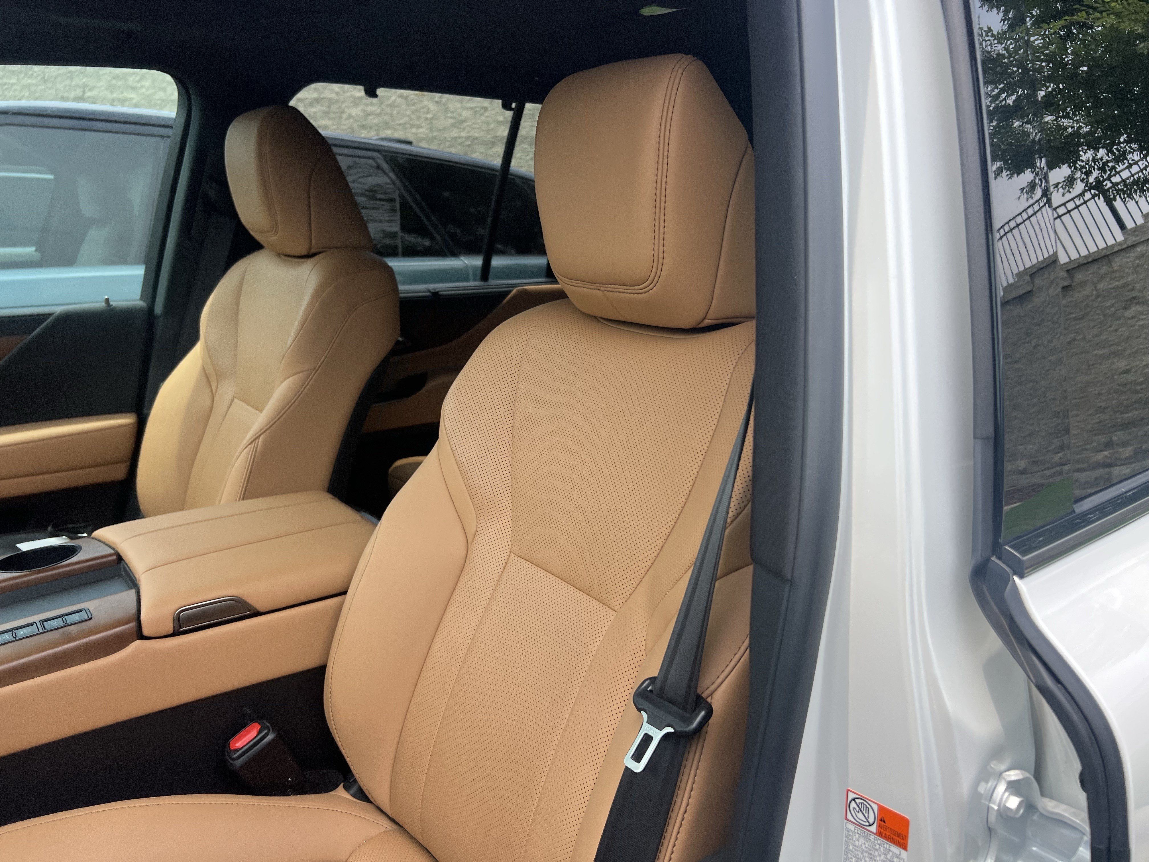 Certified 2025 Lexus LX 700h Luxury w/ Appearance Package AWD/4WD image 17