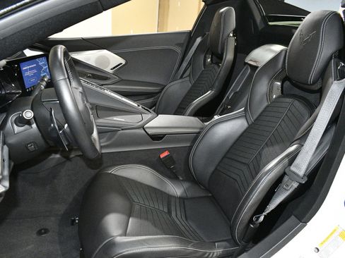 Used 2022 Chevrolet Corvette Stingray Preferred Conv w/ Z51 Performance Package RWD image 7