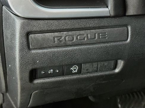 Used 2023 Nissan Rogue S AWD/4WD image 12