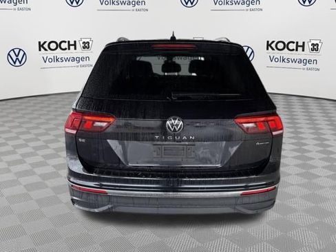 Used 2023 Volkswagen Tiguan SE w/ Panoramic Sunroof Package image 7