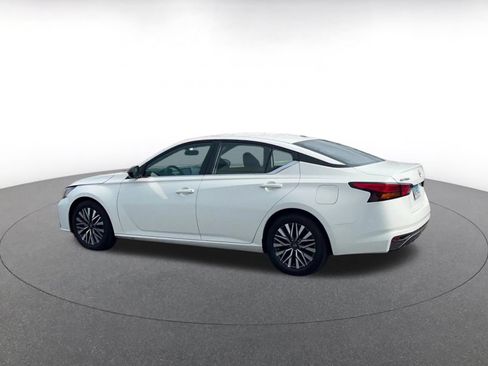 Used 2026 Nissan Altima 2.5 SV FWD image 10