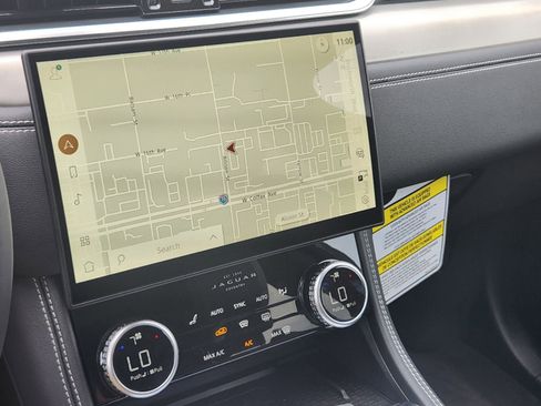 New 2025 Jaguar F-PACE R-Dynamic S image 10