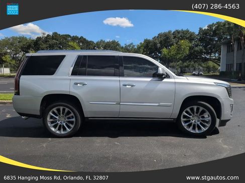 Used 2018 Cadillac Escalade Premium Luxury AWD/4WD image 6