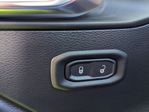 Used 2026 Jeep Wrangler Sport AWD/4WD image 48